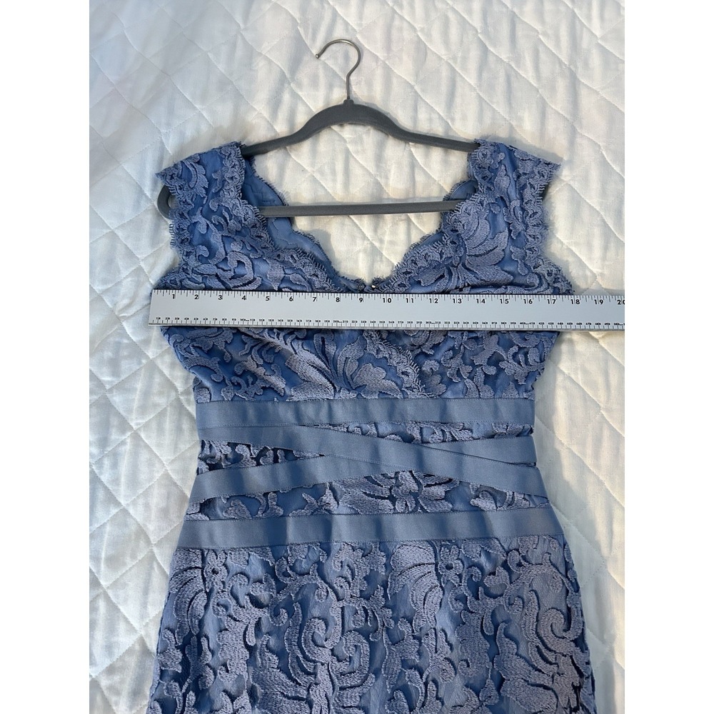 Tadashi Shoji Size 2 Lace Sheath Dress Periwinkle Blue V-Neck Ribbon Waist Party - Picture 12 of 15